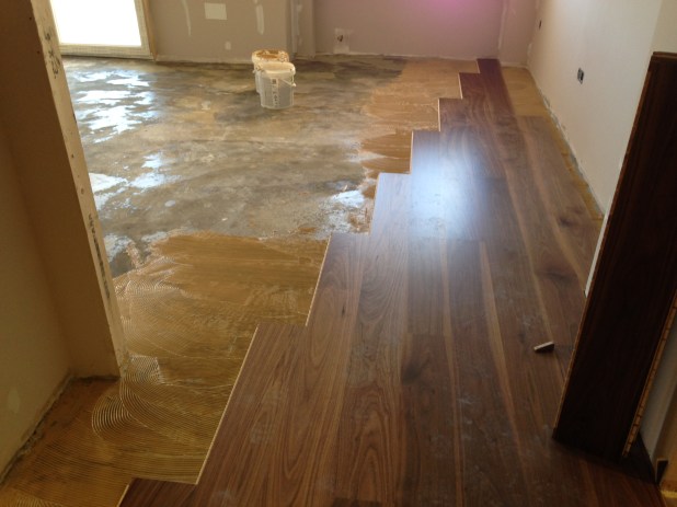 Instalación de Tarima de Nogal Haro