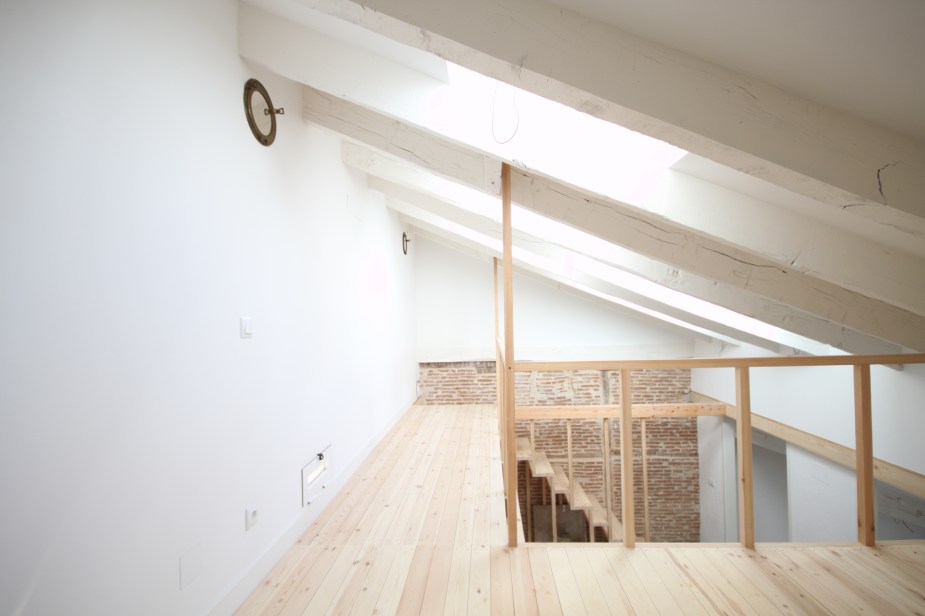 Rehabilitación integral de buhardilla y reforma completa.JPG